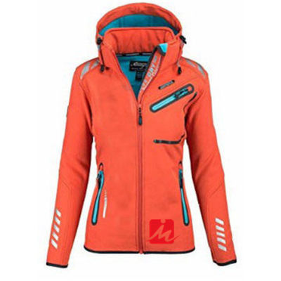 Das mulheres impermeáveis dos revestimentos de Softshell do Spandex do poliéster o revestimento de caminhada exterior Champing