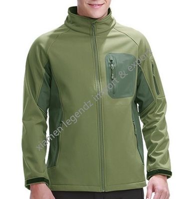 Os revestimentos impermeáveis do inverno do OEM ostentam o revestimento respirável de Softshell da montanha dos homens