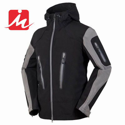 Homens impermeáveis exteriores dos revestimentos de Softshell da montanha que caminham revestimentos do inverno